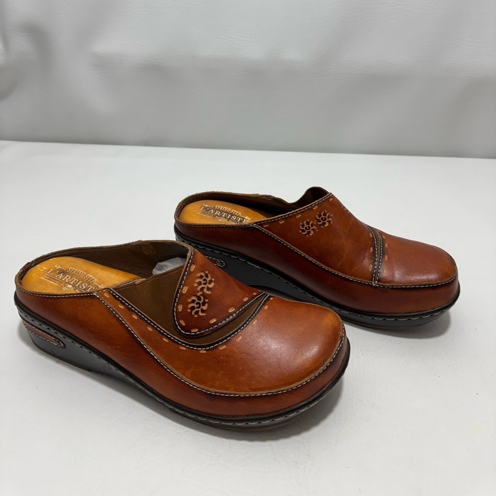 L'Artiste by Spring Step Embossed Leather Clogs